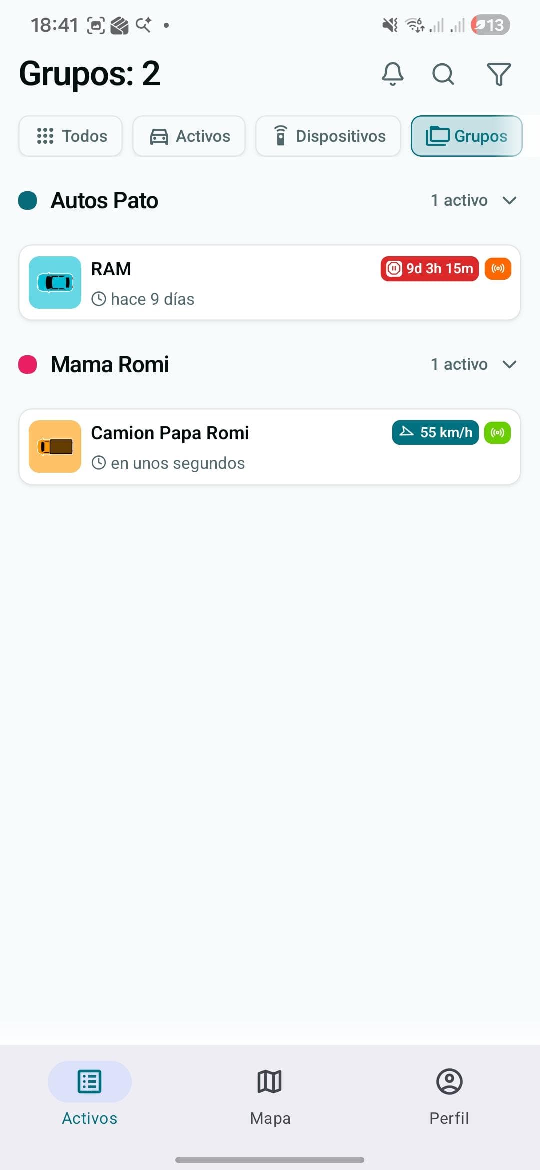 Pantalla de Atlas Mobile con grupos y activos disponibles para monitoreo